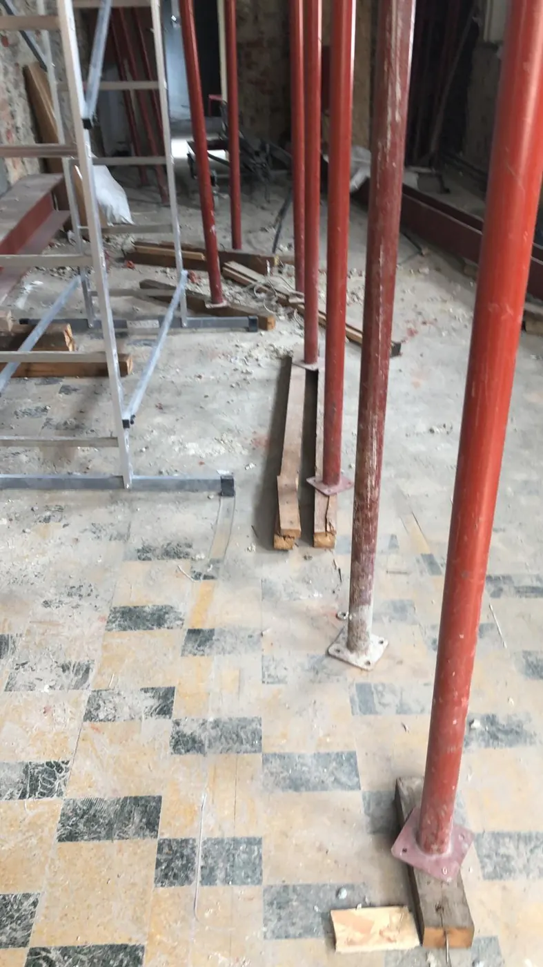 Structure